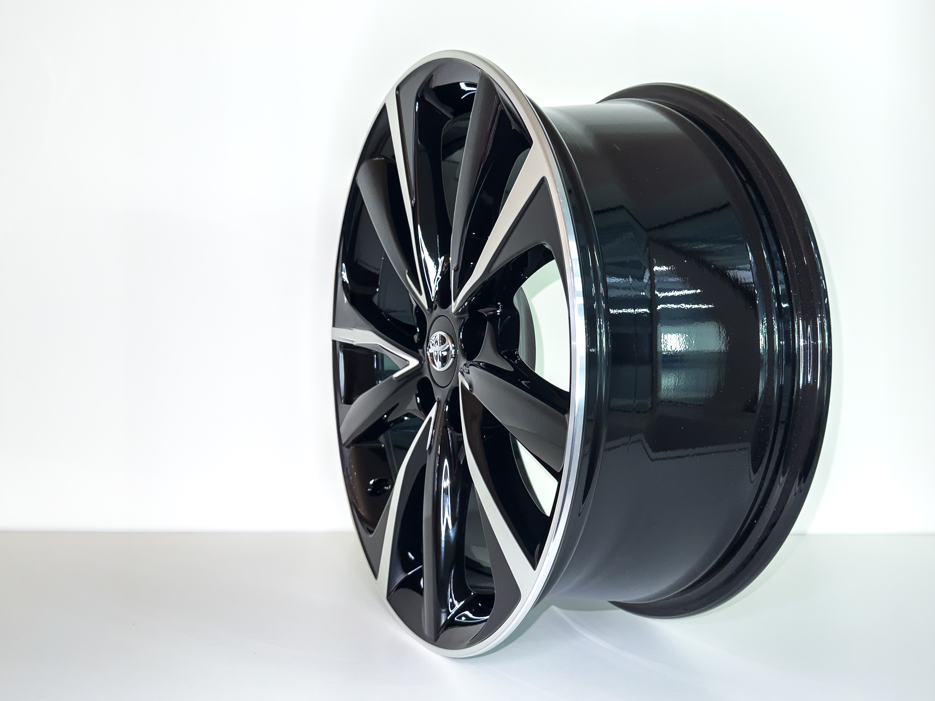 Диск колісний легкосплавний 18, Black Machined (25046)