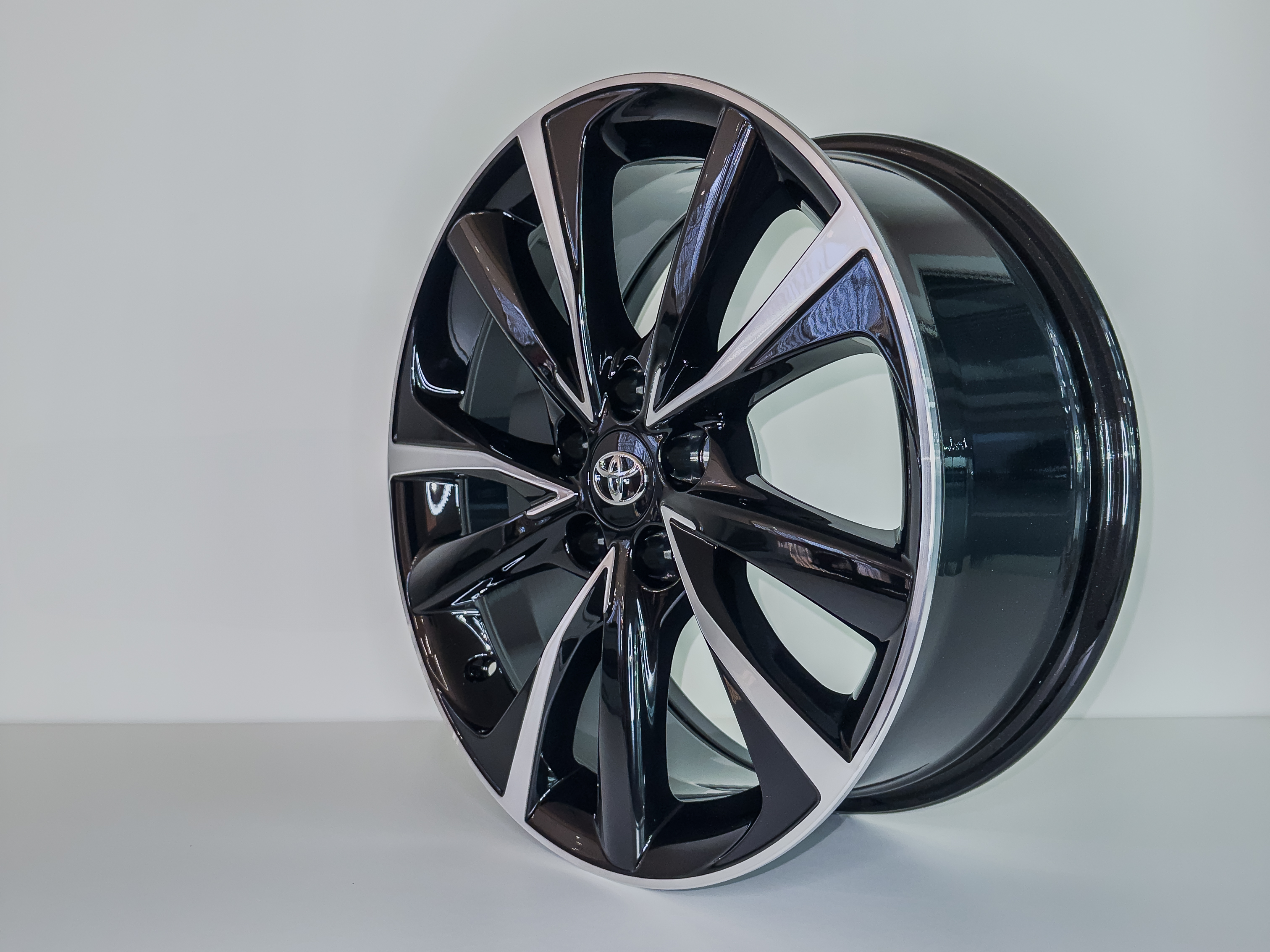 Диск колісний легкосплавний 18, Black Machined (25046)