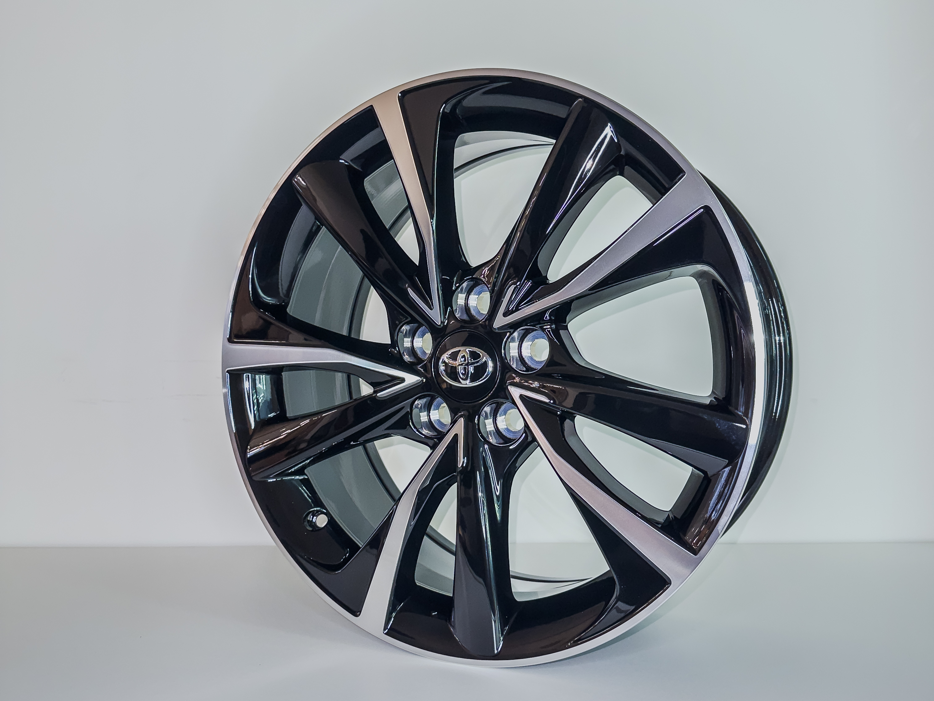 Диск колісний легкосплавний 18, Black Machined (25046)