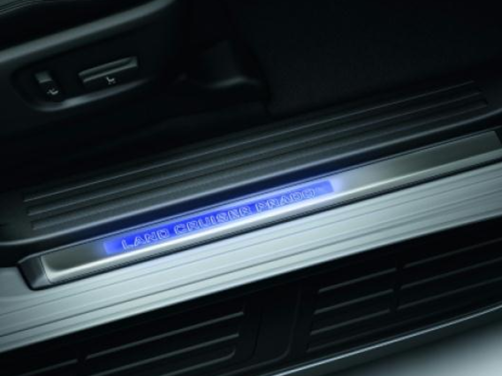 Накладки на пороги з підсвічуваннем LC 150 2013/08 (MMC) (TOYOTA) (24909)