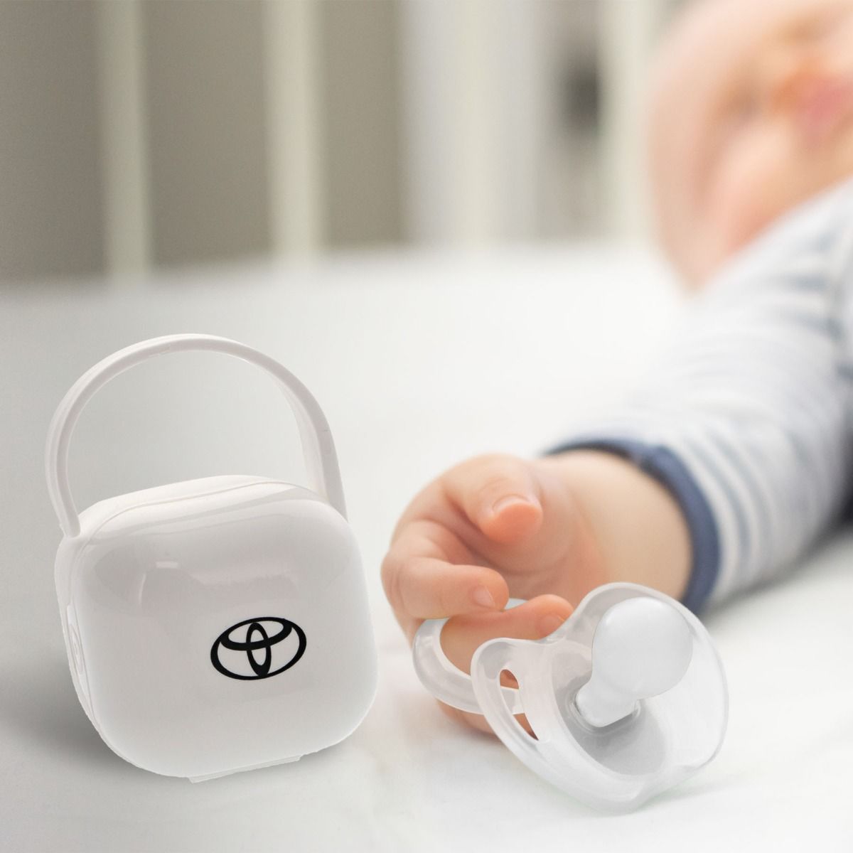 Футляр для пустушки (TOYOTA) (35838)