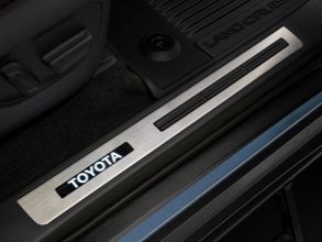 Накладки на пороги з ілюмінацією LC250 (TOYOTA) (34765)